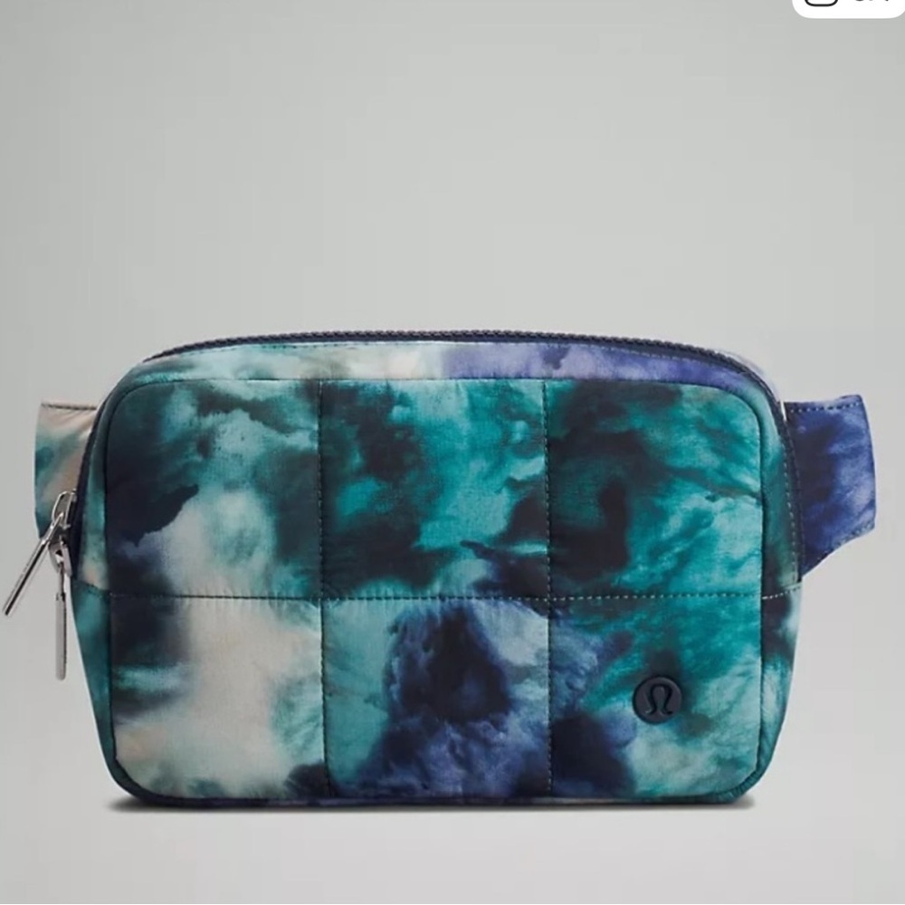 Lululemon Quilted Grid Belt Bag in Meteor Wash Print Multi - Picture 2 of 9